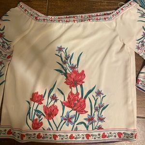 Blue rain womens medium bell sleeve white floral shirt